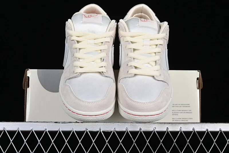 All Categories Nk SB Dunk Series Nk SB Dunk Low Low-top Sneakers J Version Nk SB Dunk Low 2024 Valentine's Day Theme SB Low-top Casual Sneakers FZ5654-100